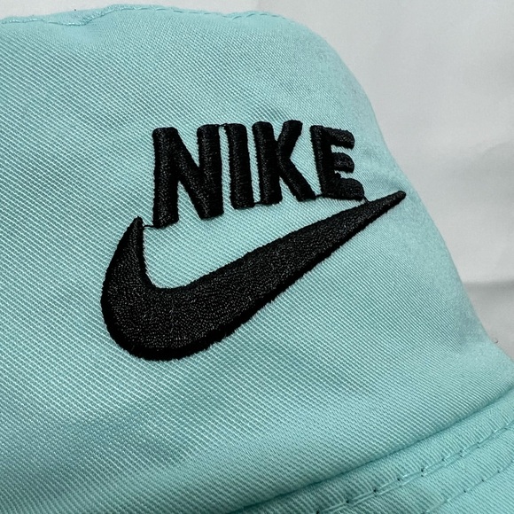 Nike Unisex Apex Futura Reversible Swoosh Bucket Hat in Teal and Black - NWT - Picture 2 of 4